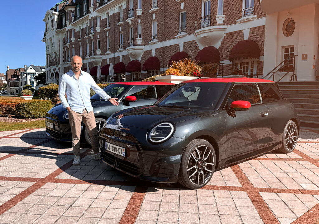 MINI cooper SE 2024 finition JCW